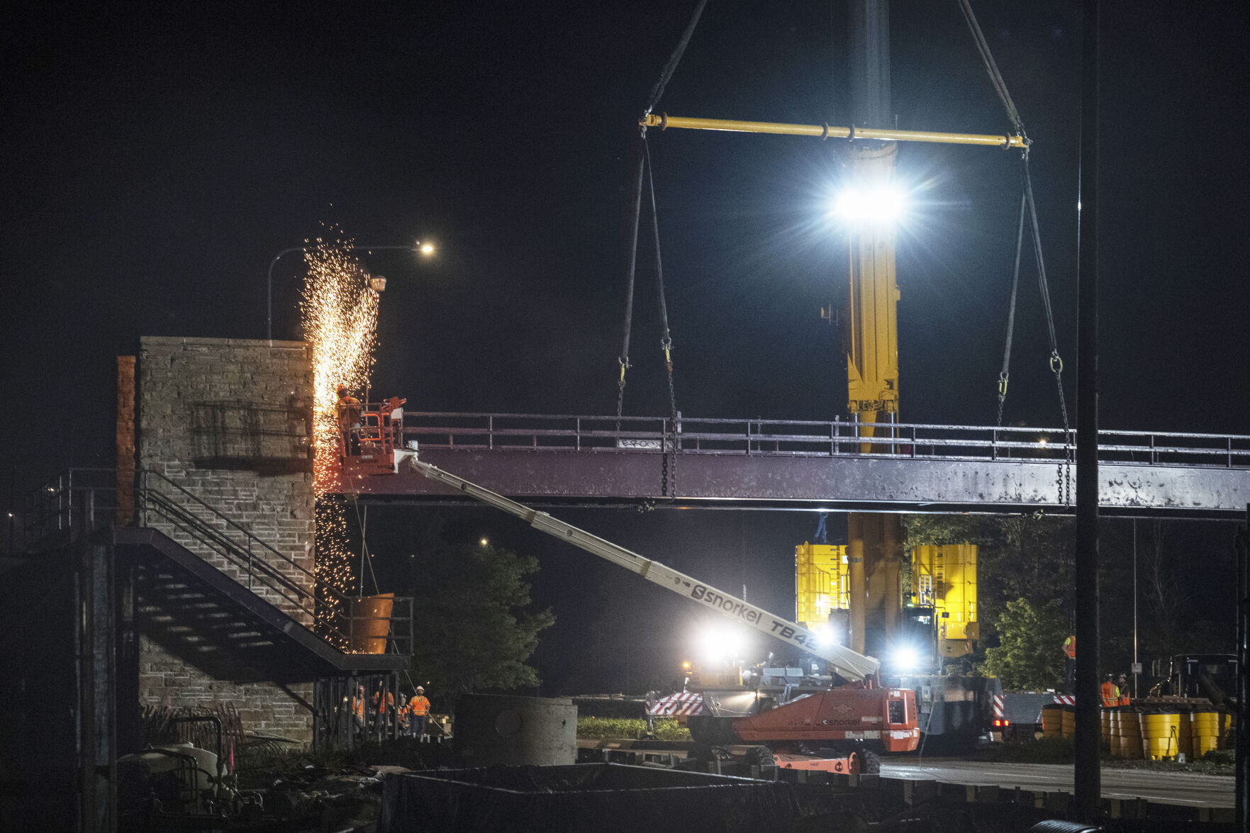 Photo: City demolishes 43rd Street pedestrian bridge